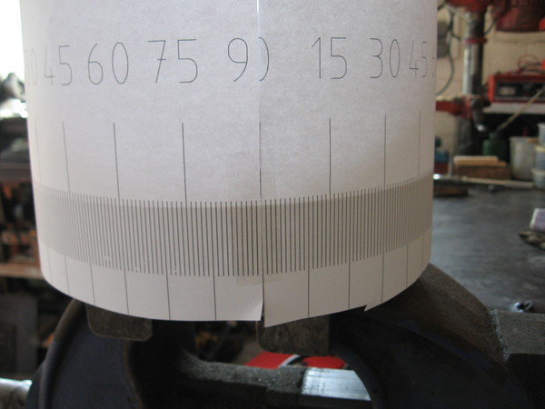 Dividing plate for pillar drill