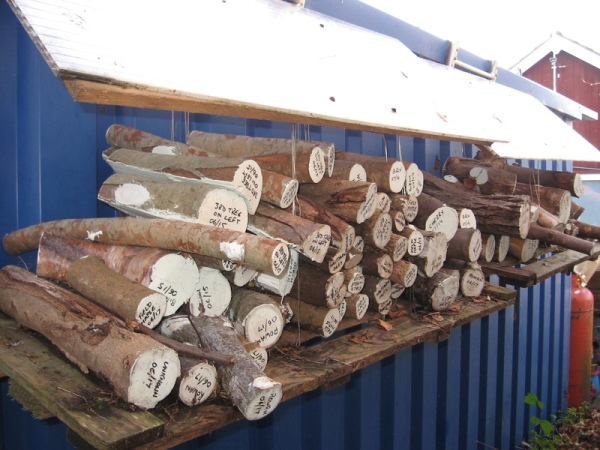 knoba - wood seasoning rack